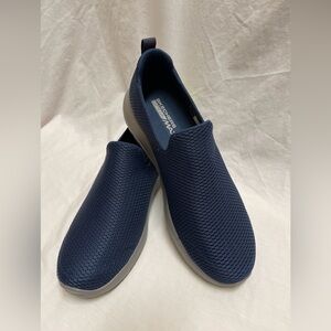 New With Tags Skechers Performance Men's Blue SZ 10 Go Walk  Max Slip-On Sneaker